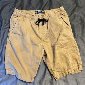 American Eagle 10” trekker shorts